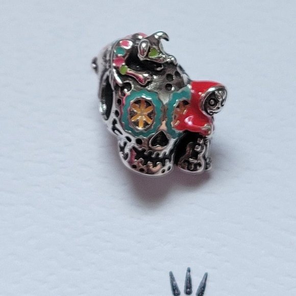 Pandora Disney Pixar Coco Miguel & Dante Skull Glow-in-the-dark Charm - Picture 2 of 4